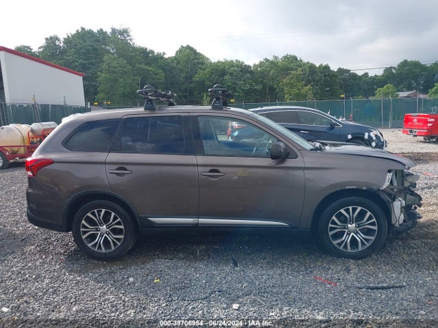 Mitsubishi Outlander Es 2018 JA4AD2A39JZ070830 Image 14