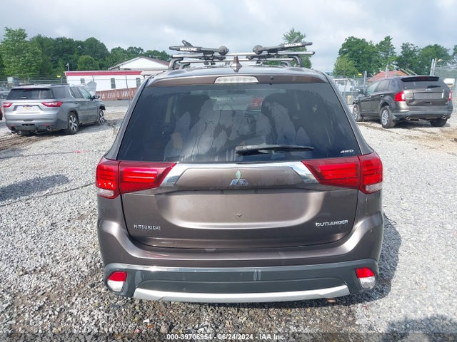 Mitsubishi Outlander Es 2018 JA4AD2A39JZ070830 Image 17