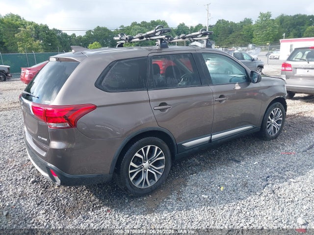 2018 MITSUBISHI OUTLANDER JA4AD2A39JZ070830 Photo 3