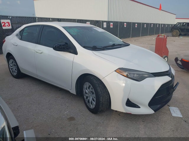 Toyota COROLLA LE 2018 5YFBURHE0JP760616 main image
