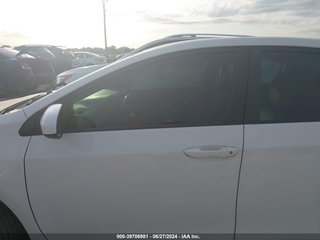 Toyota COROLLA LE 2018 5YFBURHE0JP760616 Image 14