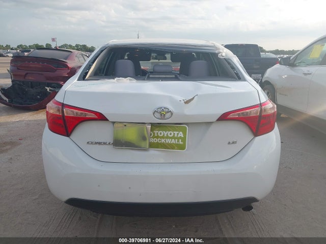Toyota COROLLA LE 2018 5YFBURHE0JP760616 Image 16