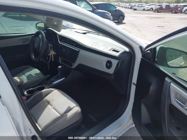 Toyota COROLLA LE 2018 5YFBURHE0JP760616 Image 5