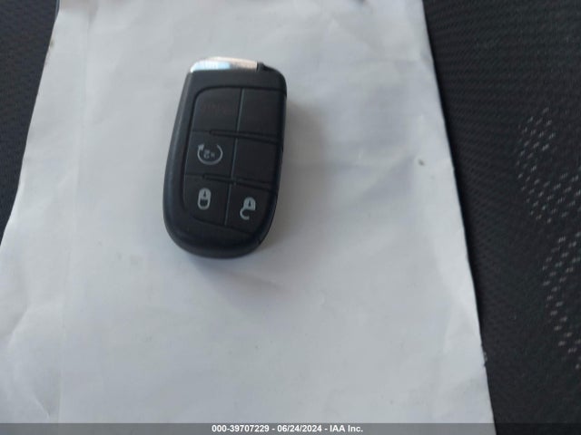 ZACCJABT7FPB36328 Jeep Renegade Latitude
