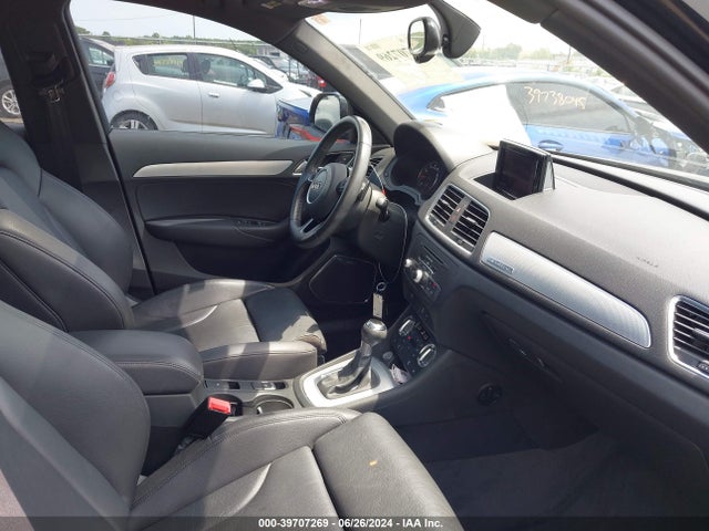 WA1GFCFS7FR013043 Audi Q3 2.0t Premium Plus
