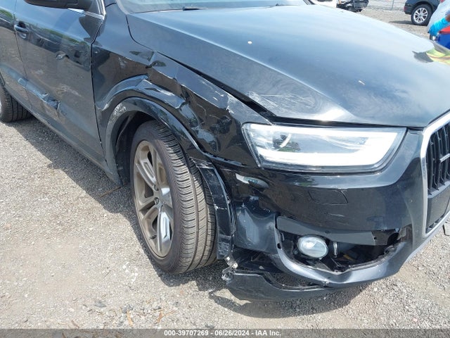 WA1GFCFS7FR013043 Audi Q3 2.0t Premium Plus