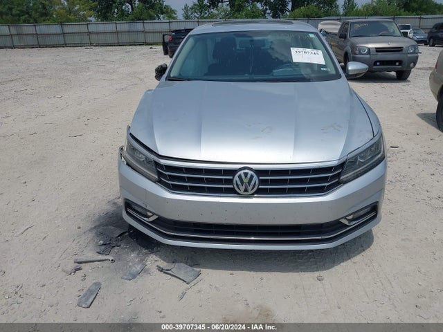 Volkswagen Passat 2.0t Se 2018 1VWBA7A37JC026065 Image 12
