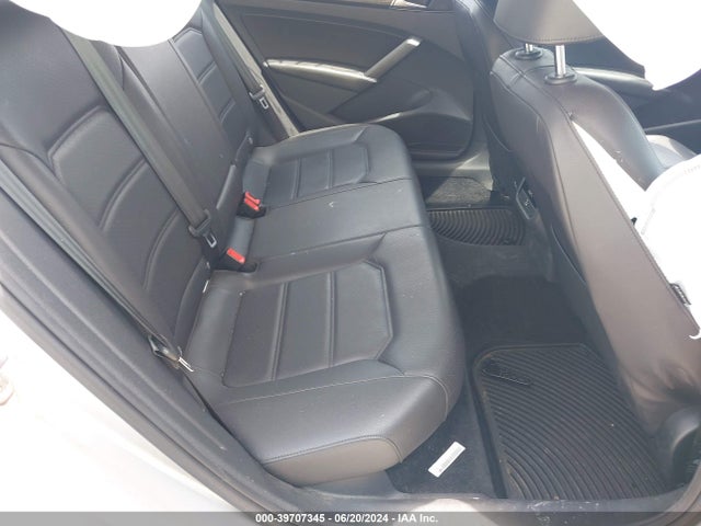 1VWBA7A37JC026065 Volkswagen Passat 2.0t Se