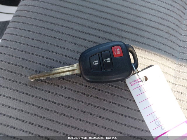 Toyota RAV4 LE 2015 2T3BFREV1FW371270 Image 11
