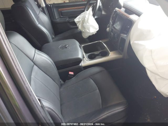 1C6RR7VM1JS293728 RAM 1500 Laramie  4x4 6'4 Box