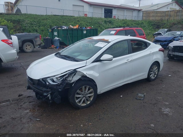 Hyundai ELANTRA SE 2015 5NPDH4AE2FH572615 Image 2