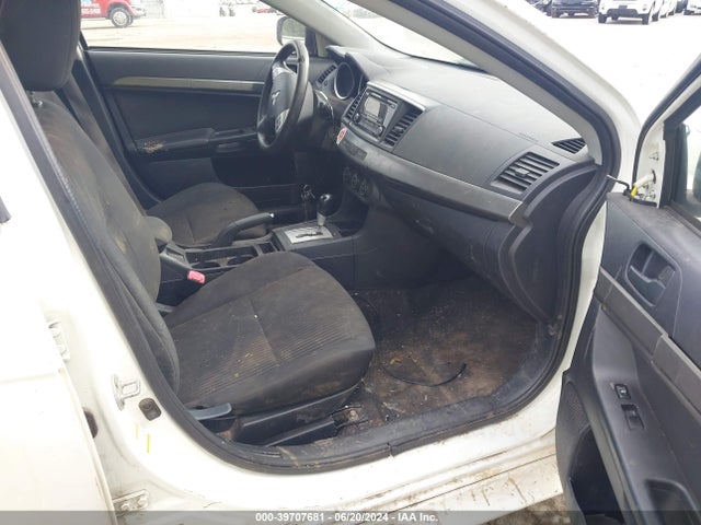 JA32U2FU8FU013940 Mitsubishi LANCER ES