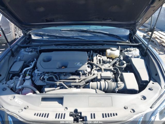 58ADA1C14NU017591 Lexus ES 300H