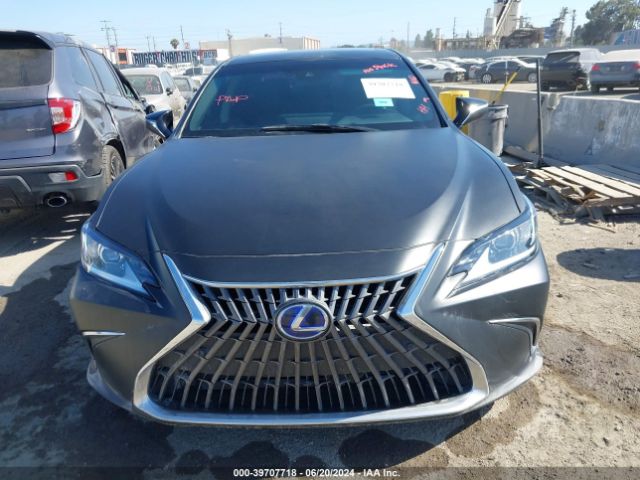 58ADA1C14NU017591 Lexus ES 300H