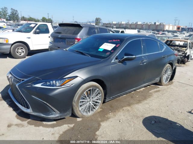 58ADA1C14NU017591 Lexus ES 300H