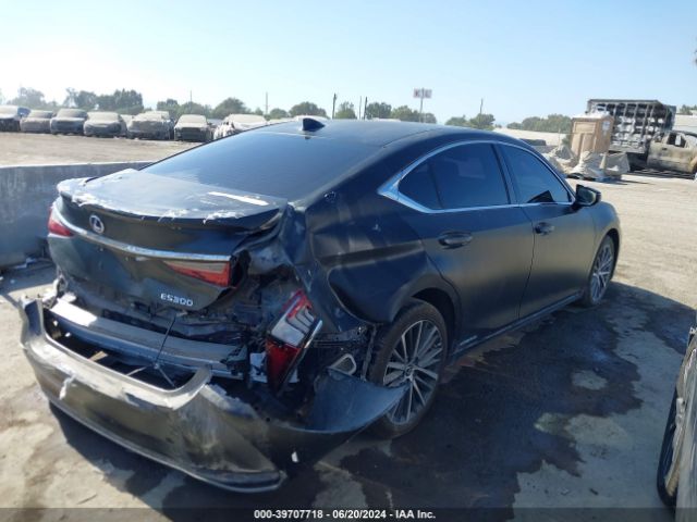 58ADA1C14NU017591 Lexus ES 300H