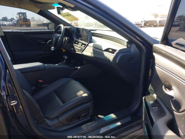 58ADA1C14NU017591 Lexus ES 300H