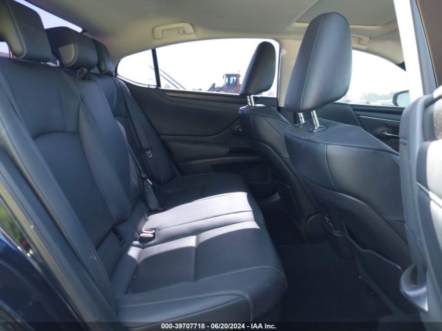 58ADA1C14NU017591 Lexus ES 300H