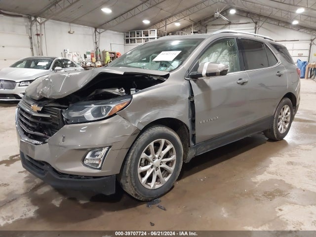 Chevrolet EQUINOX LT 2018 3GNAXSEV3JL117406 Image 2
