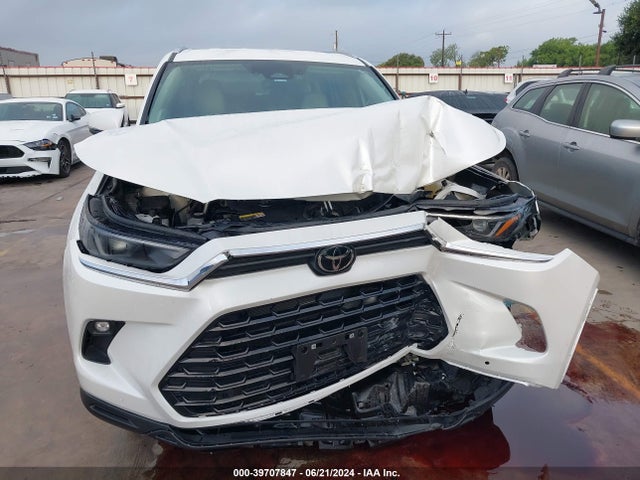 Toyota Grand Highlander Limited 2024 5TDAAAB51RS022129 Image 12