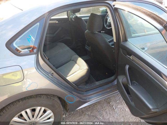1VWAT7A36EC034590 Volkswagen Passat 1.8t S