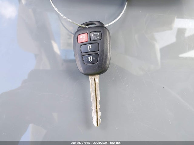 Toyota Rav4 Xle 2016 JTMWFREV7GJ084355 Image 11