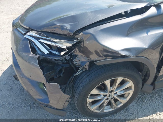 Toyota Rav4 Limited 2016 JTMDFREV6GJ060491 Image 17
