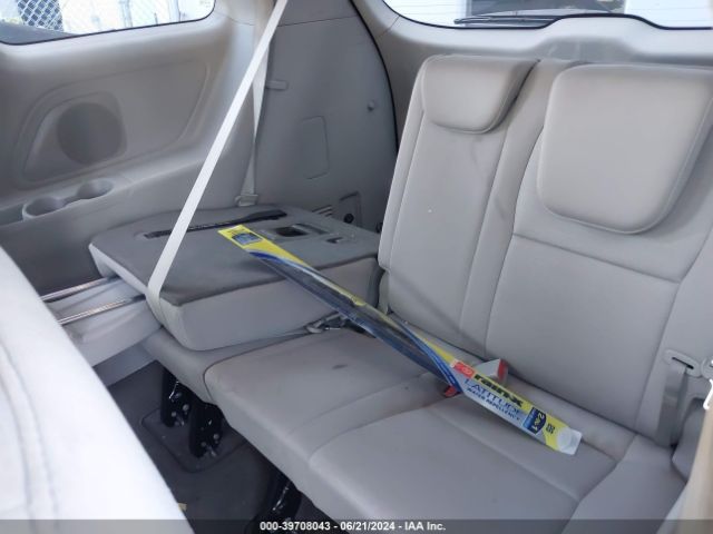 KNDMB5C10F6027220 KIA SEDONA LX