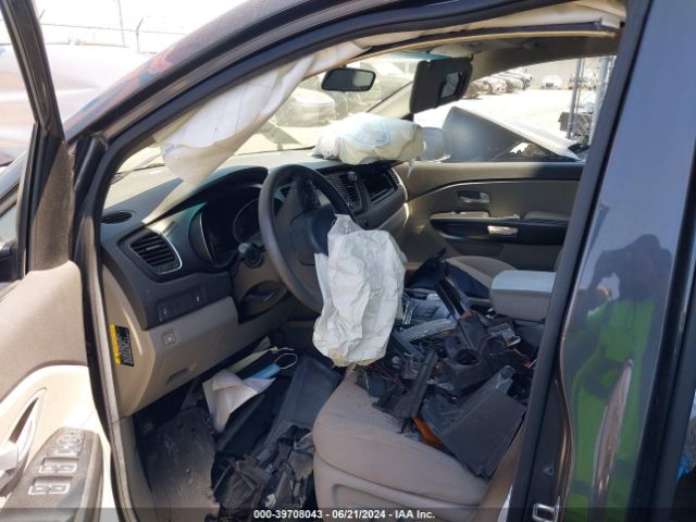 KNDMB5C10F6027220 KIA SEDONA LX