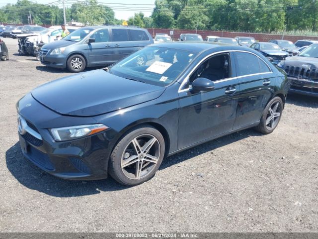 WDD3G4FB1KW028842 Mercedes-Benz A 220 4matic