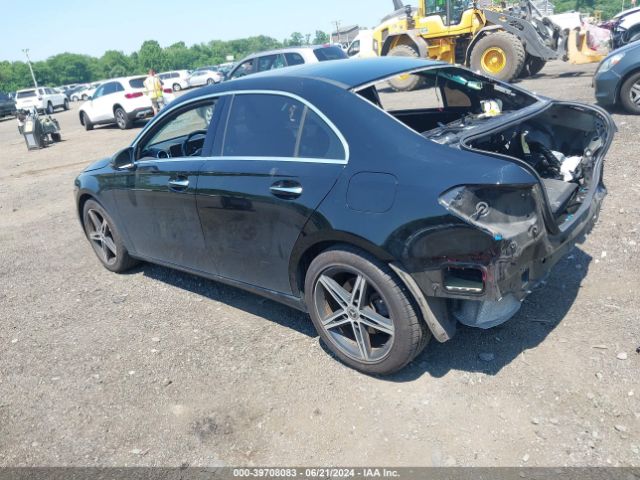WDD3G4FB1KW028842 Mercedes-Benz A 220 4matic