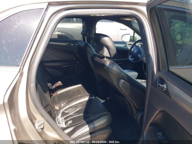 5LMCJ1C95GUJ15893 Lincoln Mkc Premier