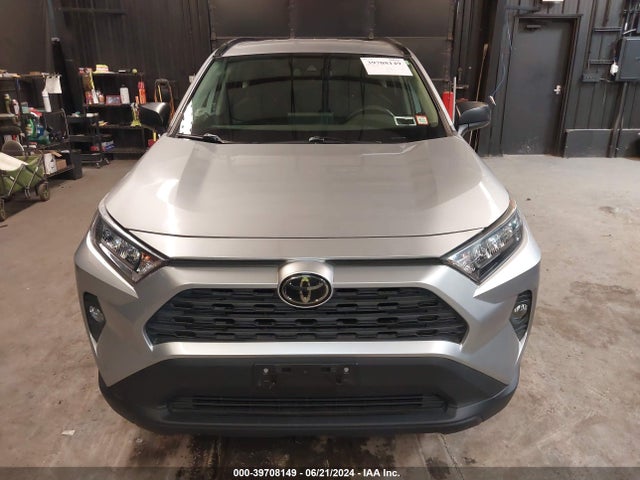 Toyota RAV4 LE 2019 JTMF1RFV6KD507754 Image 13