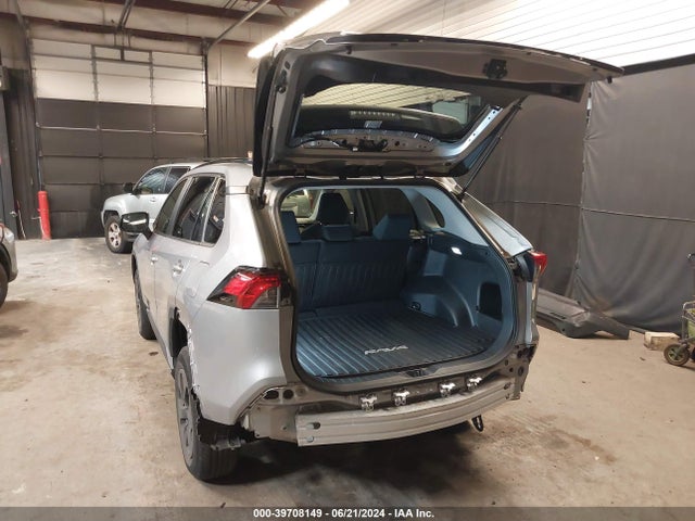 Toyota RAV4 LE 2019 JTMF1RFV6KD507754 Image 3
