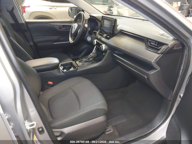 Toyota RAV4 LE 2019 JTMF1RFV6KD507754 Image 5