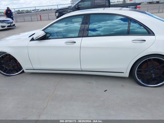 Mercedes-Benz S 550 2015 WDDUG8CB2FA170913 Image 15