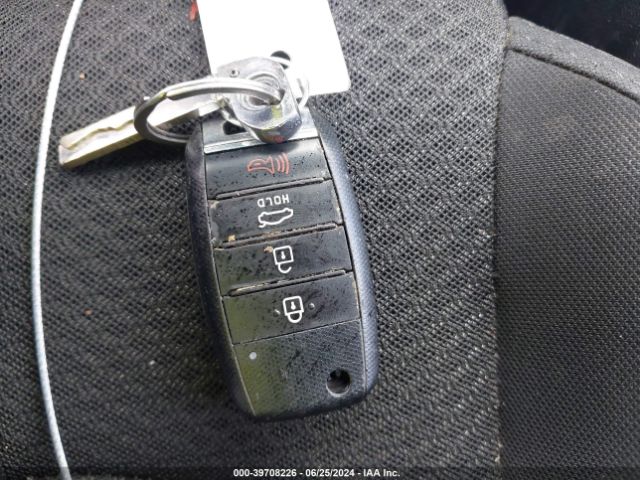 5XXGT4L36GG107887 KIA Optima Lx