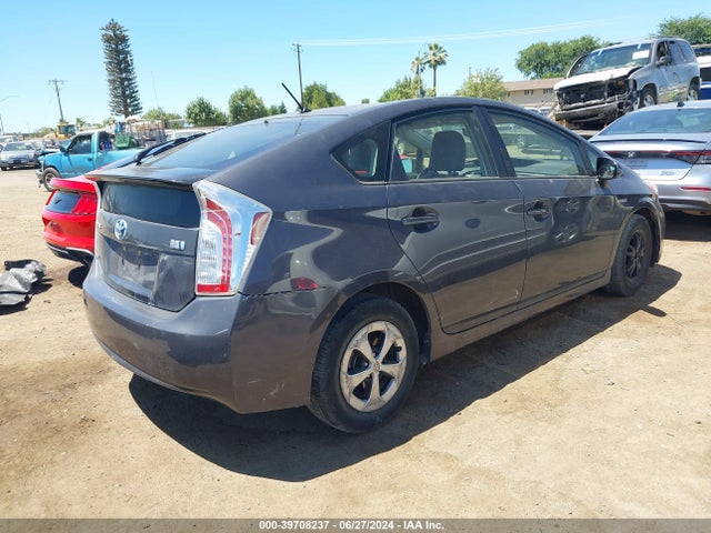 Toyota Prius Two 2015 JTDKN3DU2F2004914 Image 13
