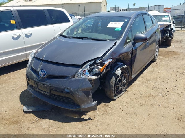 Toyota Prius Two 2015 JTDKN3DU2F2004914 Image 2