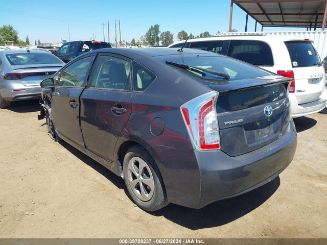 Toyota Prius Two 2015 JTDKN3DU2F2004914 Image 3