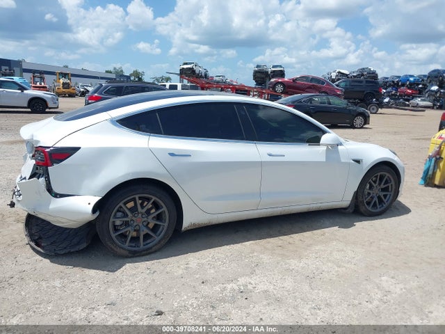 Tesla Model 3 Long Range/performance 2018 5YJ3E1EB6JF066960 Image 13