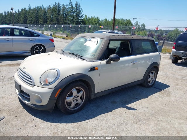 2011 MINI COOPER CLUBMAN WMWZF3C59BTX82165 Photo 1