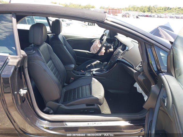 W04WT3N57GG036268 Buick Cascada Premium