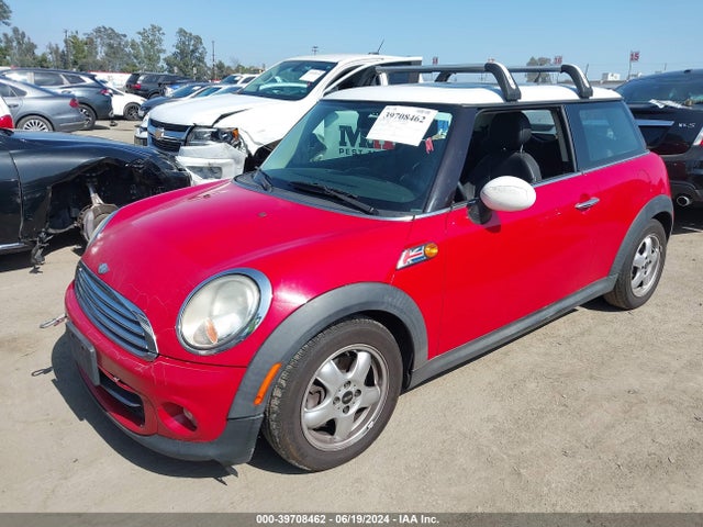2011 MINI COOPER WMWSU3C58BT092009 Photo 1