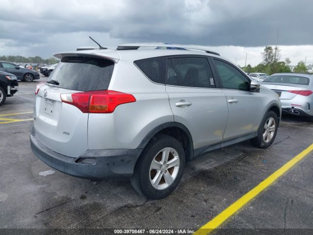 2T3WFREV3EW112246 Toyota Rav4 Xle