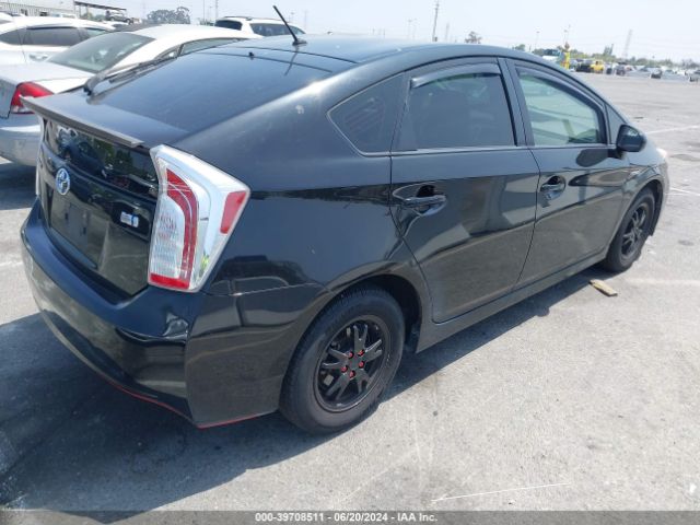JTDKN3DU8E0388661 Toyota Prius Two