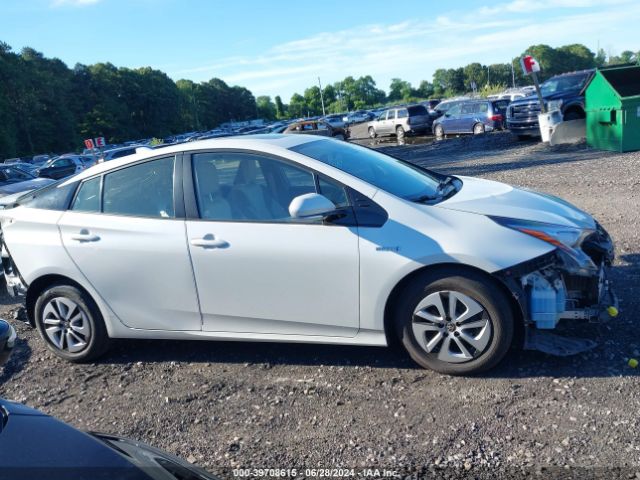 JTDKARFU2J3061905 Toyota Prius Four