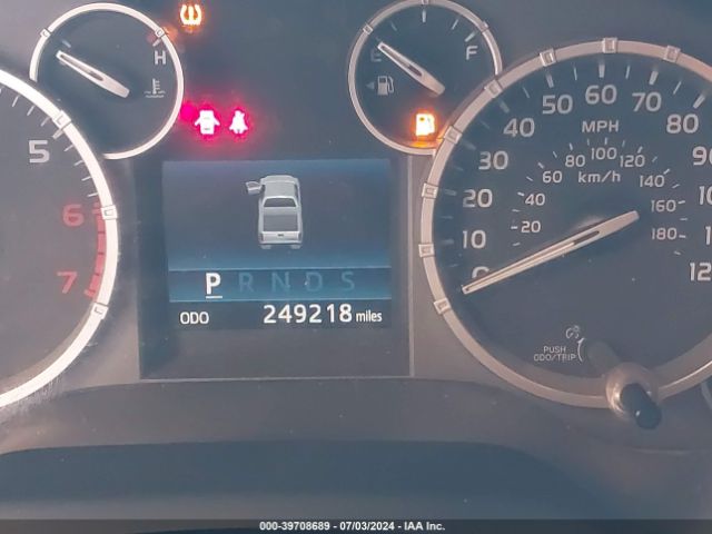 5TFDW5F13EX350301 Toyota Tundra Sr5 5.7l V8