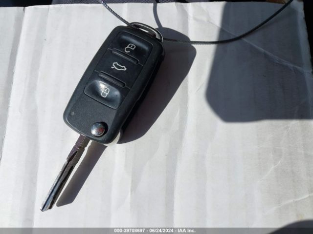 1VWAT7A38GC019236 Volkswagen Passat 1.8t S