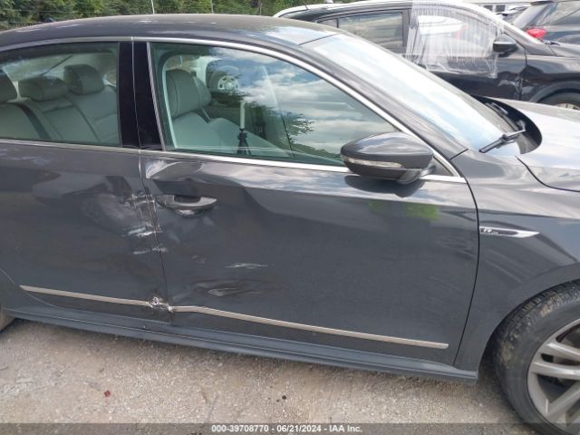1VWDT7A33HC012824 Volkswagen Passat 1.8t R-line